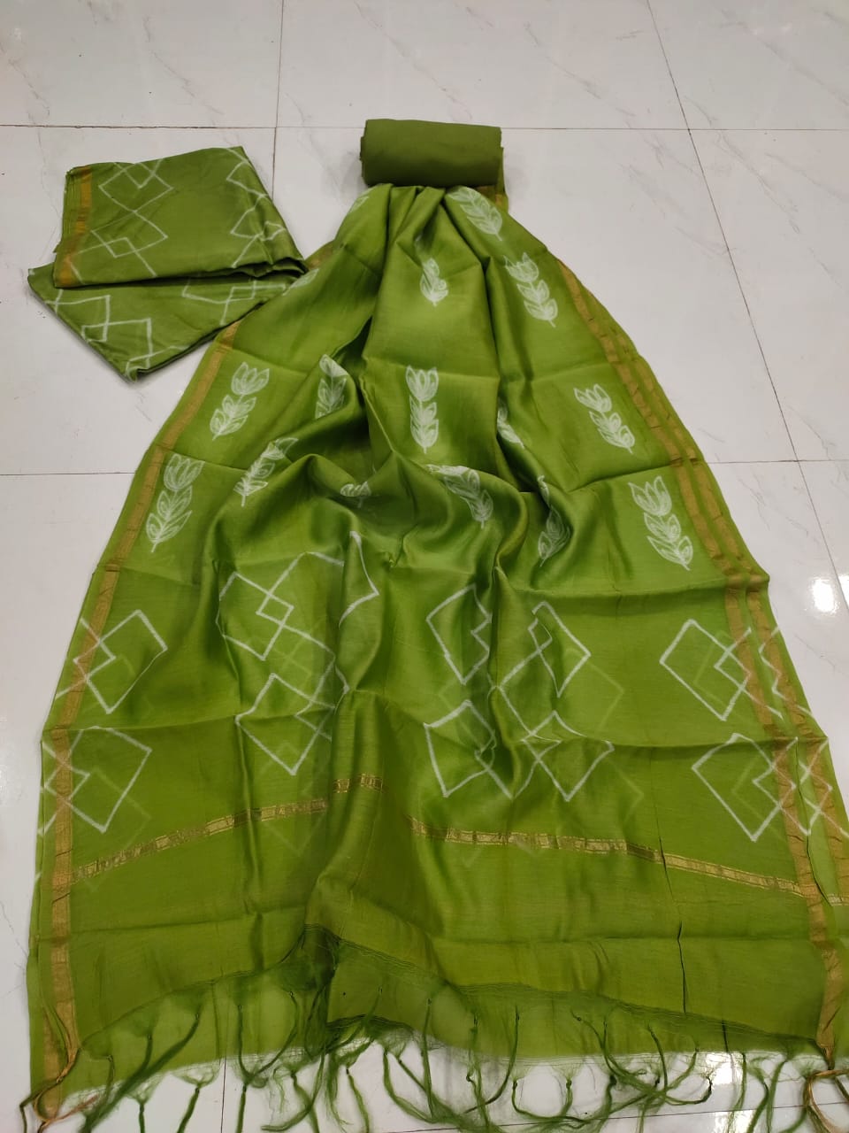 Green Flower Print Chanderi Silk Unstitched Suit Set with Chanderi Silk Dupatta