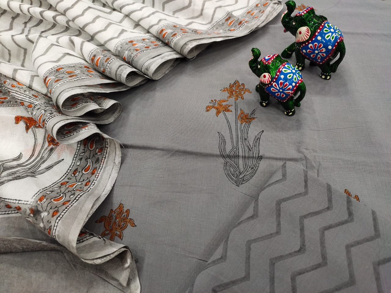 Gray Flower Print  Cotton Suit Set with Chiffon  Duppatta