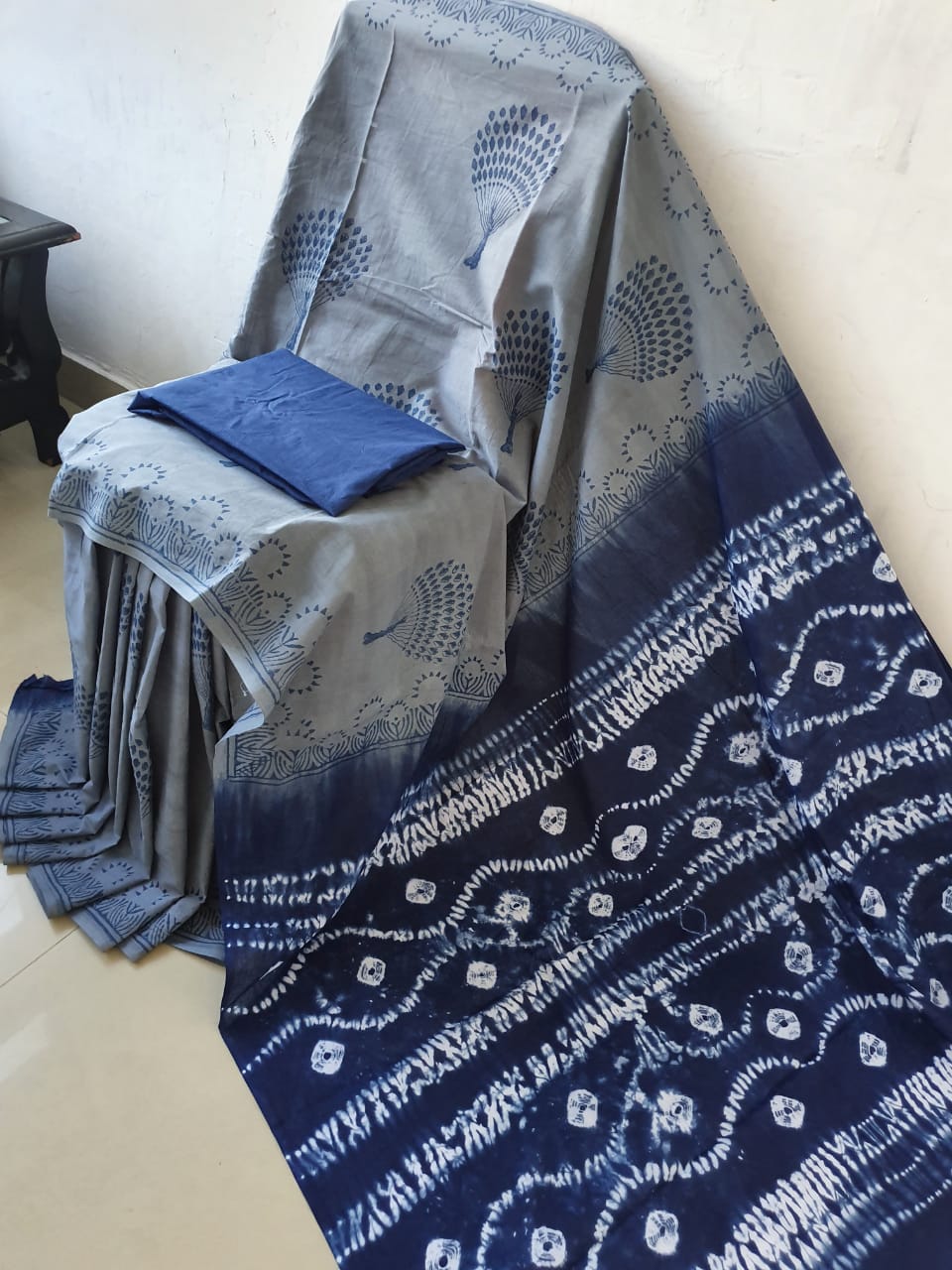 Grey Tree Print Cotton Mul Mul Saree with Blouse