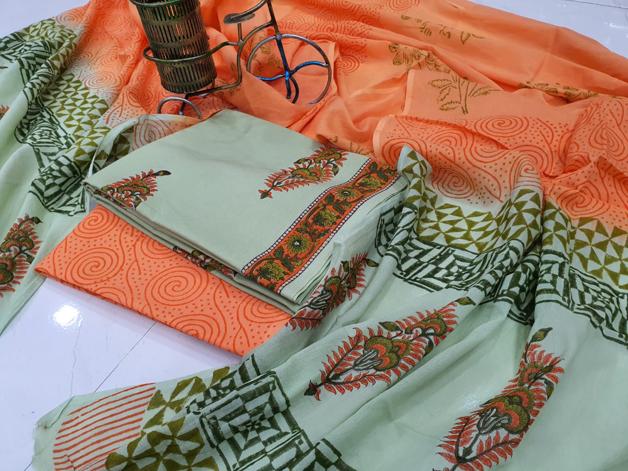 Light Green Flower Print Cotton Suit Set with Mul Cotton Duppatta