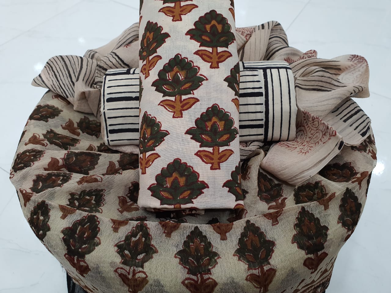 Light Grey Flower Print Cotton Suit Set with Chiffon Dupatta